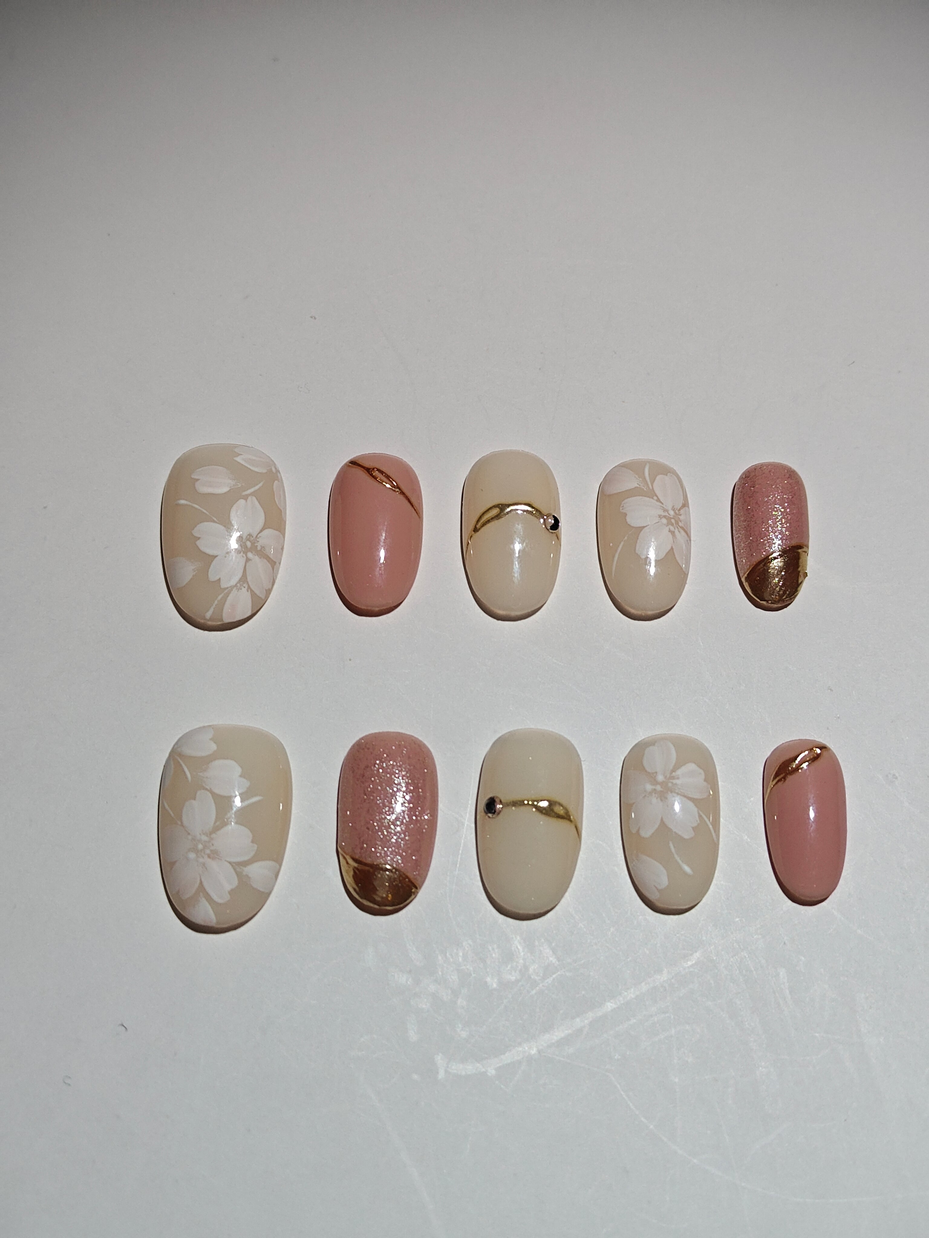 Douces petites fleurs de cerisier à la japonaise