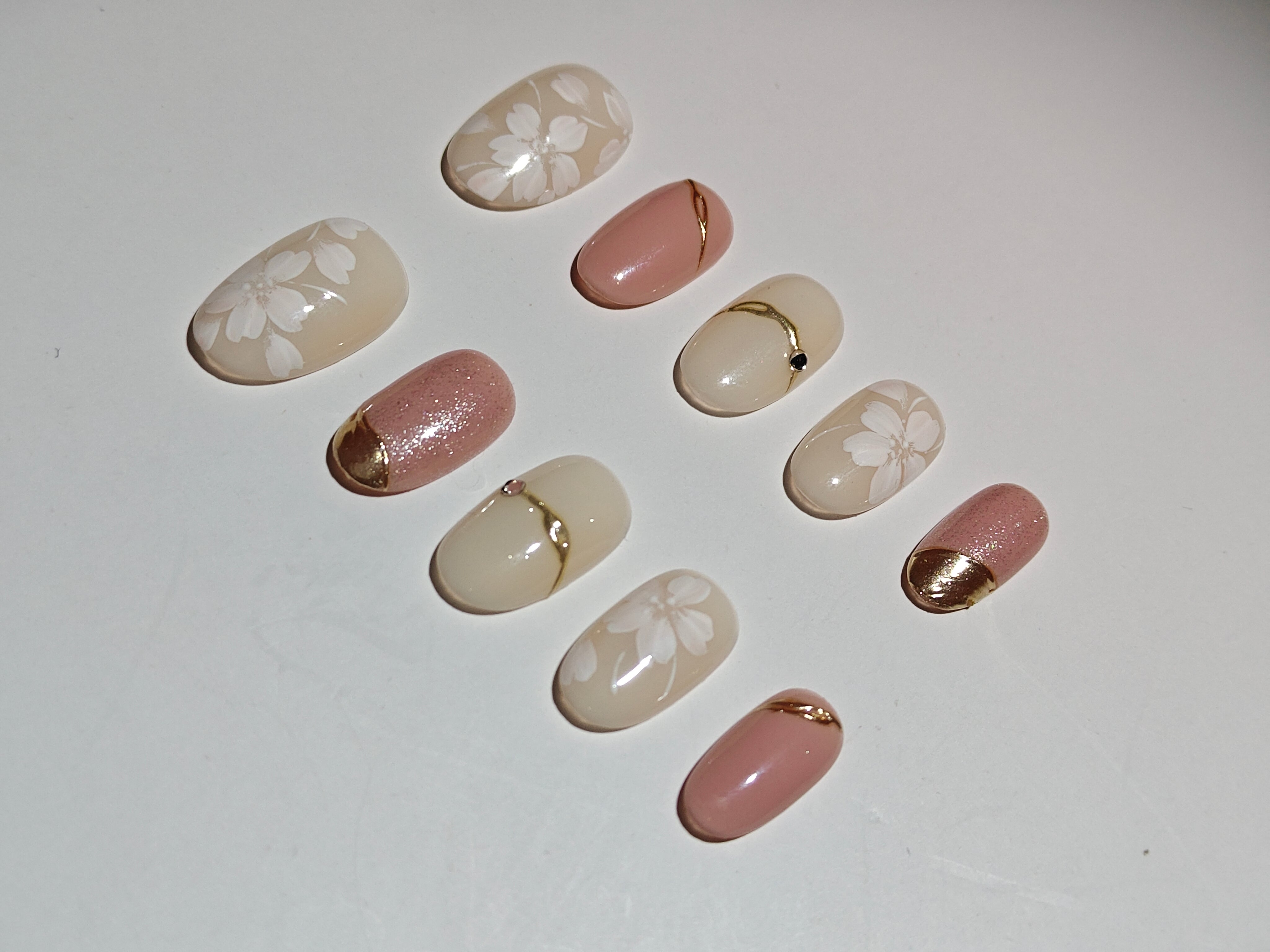 Douces petites fleurs de cerisier à la japonaise