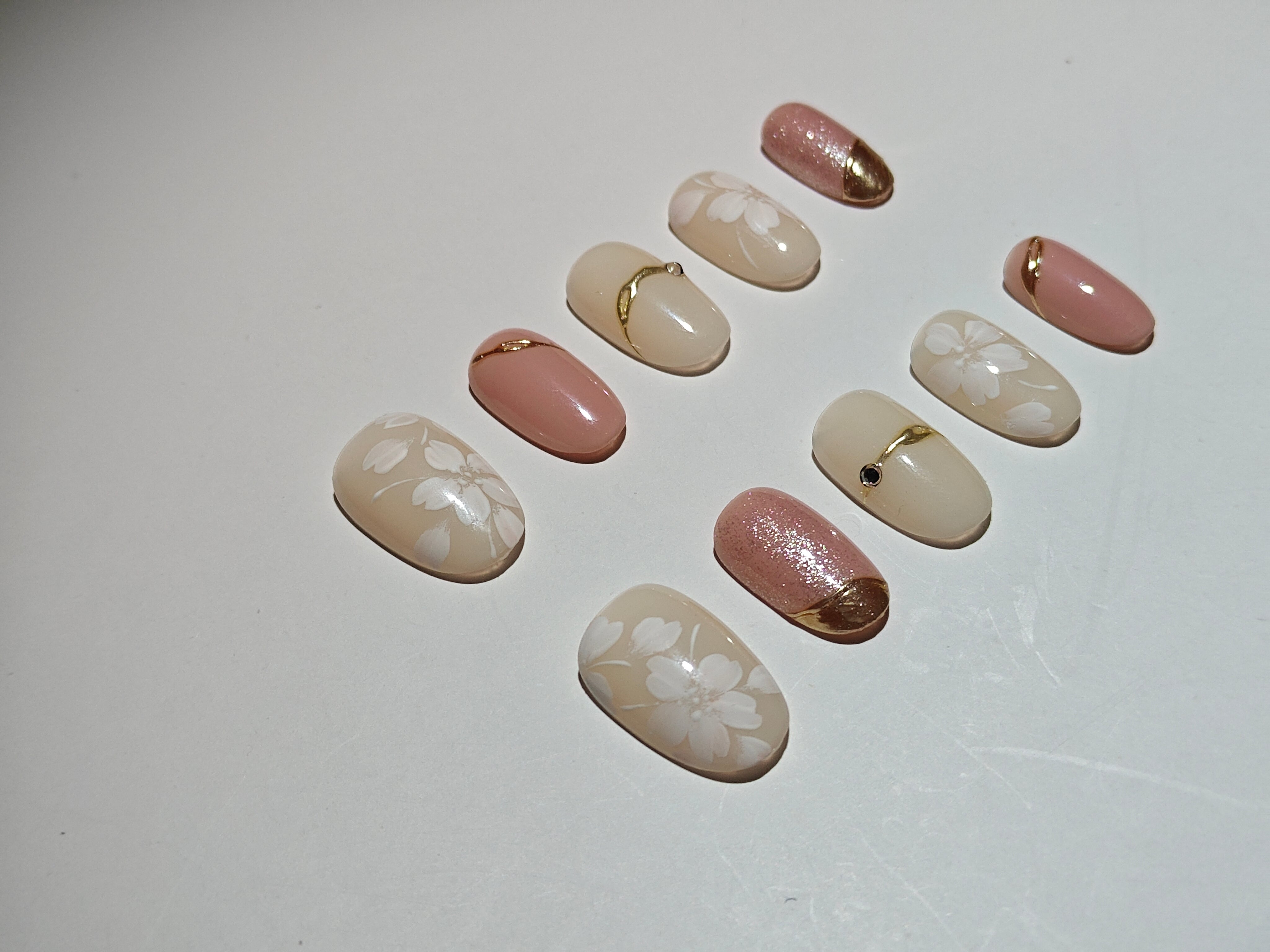 Douces petites fleurs de cerisier à la japonaise