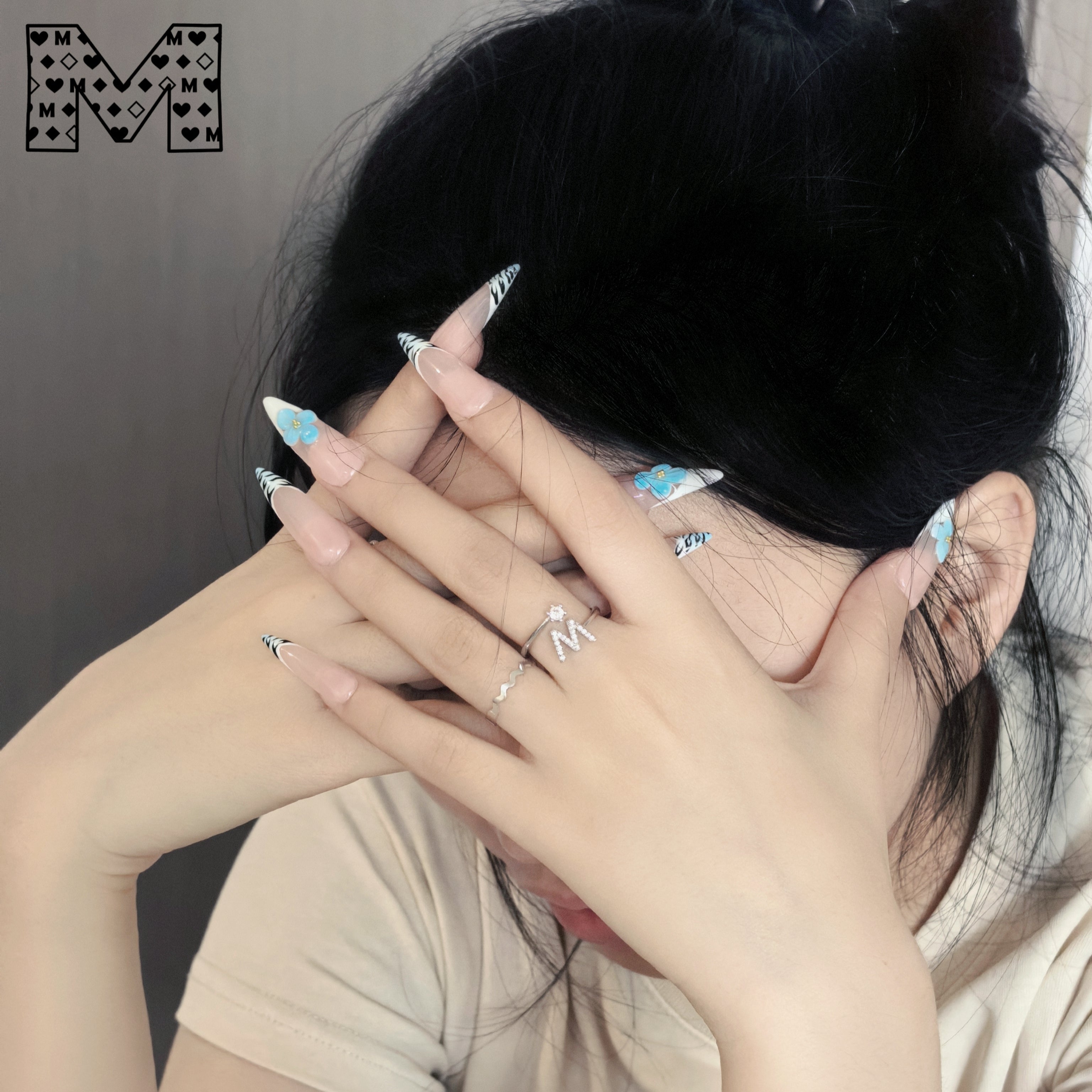 Erfrischende hellrosa Nailart-Aufkleber