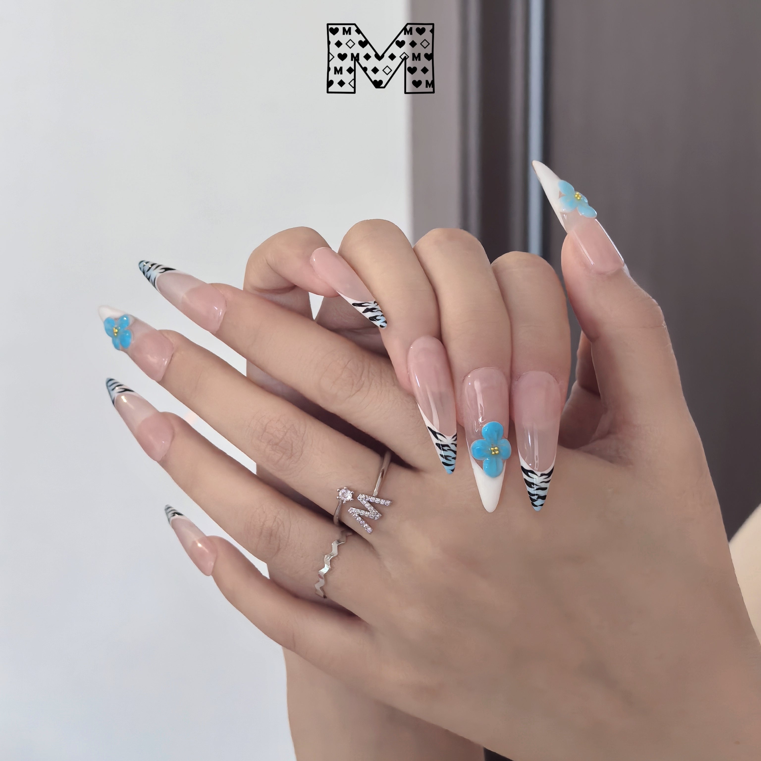 Erfrischende hellrosa Nailart-Aufkleber