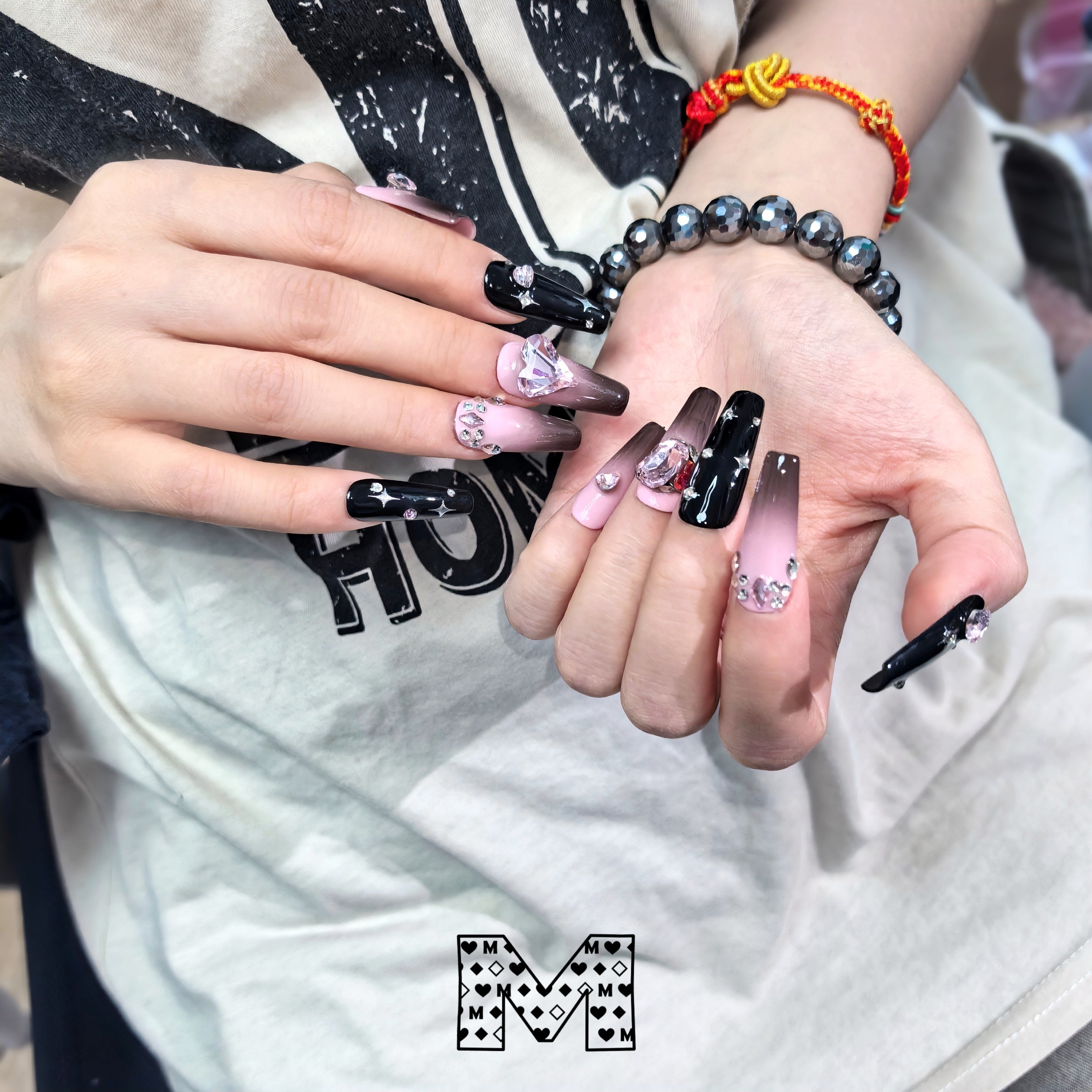 Autocollants pour ongles noirs et roses