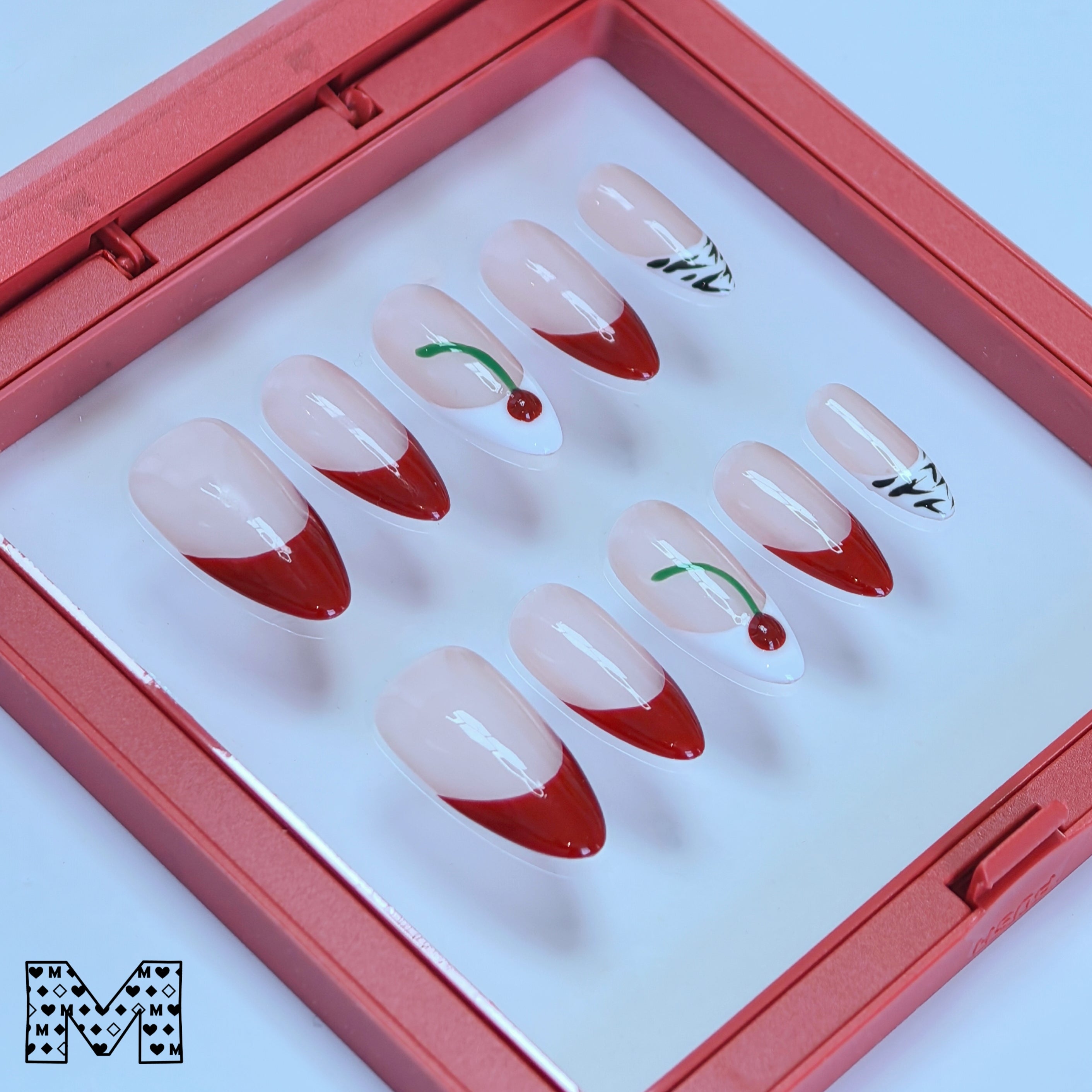 Nagelsticker mit Kirschmotiv