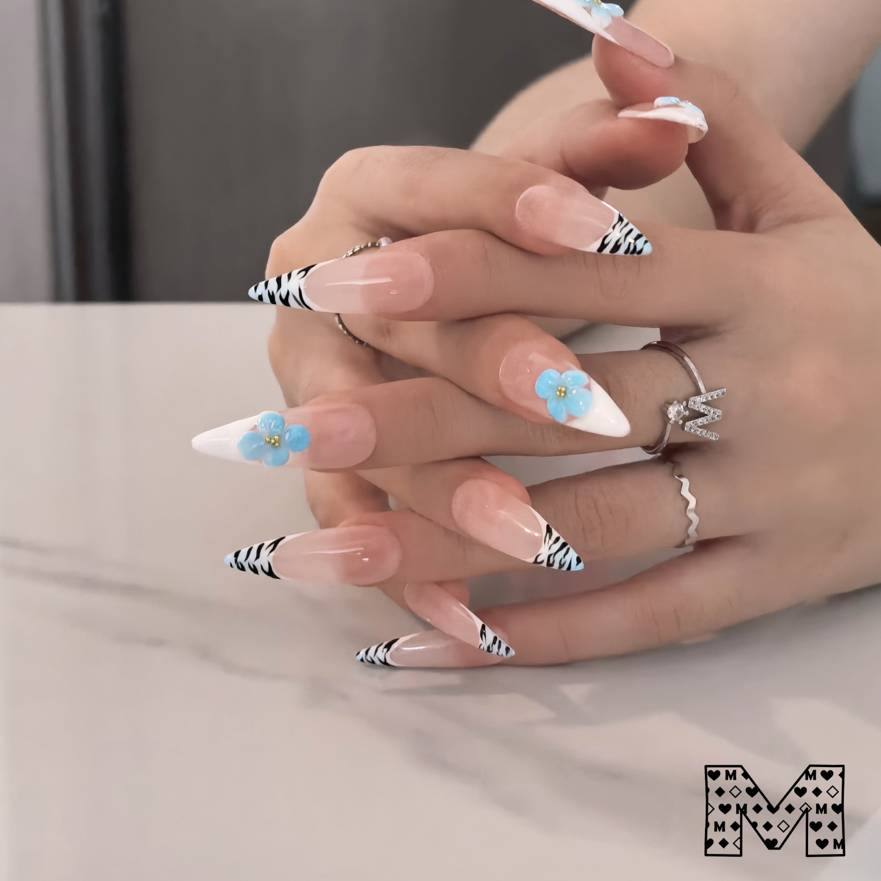 Erfrischende hellrosa Nailart-Aufkleber 