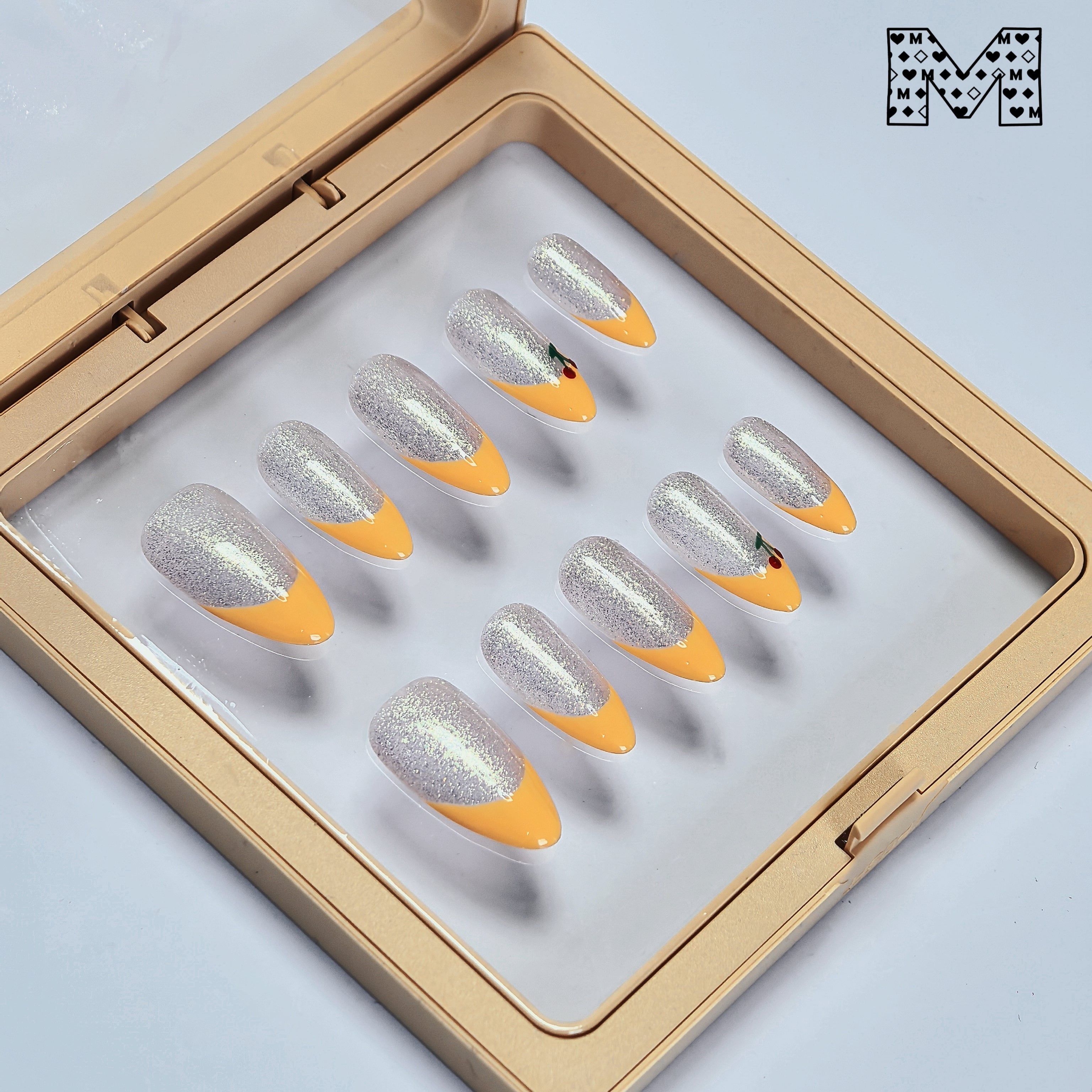 Funkelnde Nailart-Aufkleber in Silber und Gelb