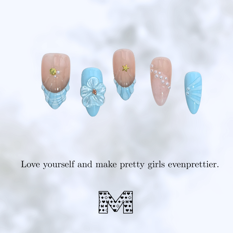 Nagelaufkleber in rosa und blauer Farbgebung 