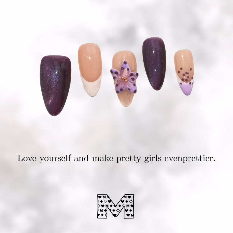 Nagelsticker in der Farbkombination Lila und Nude 