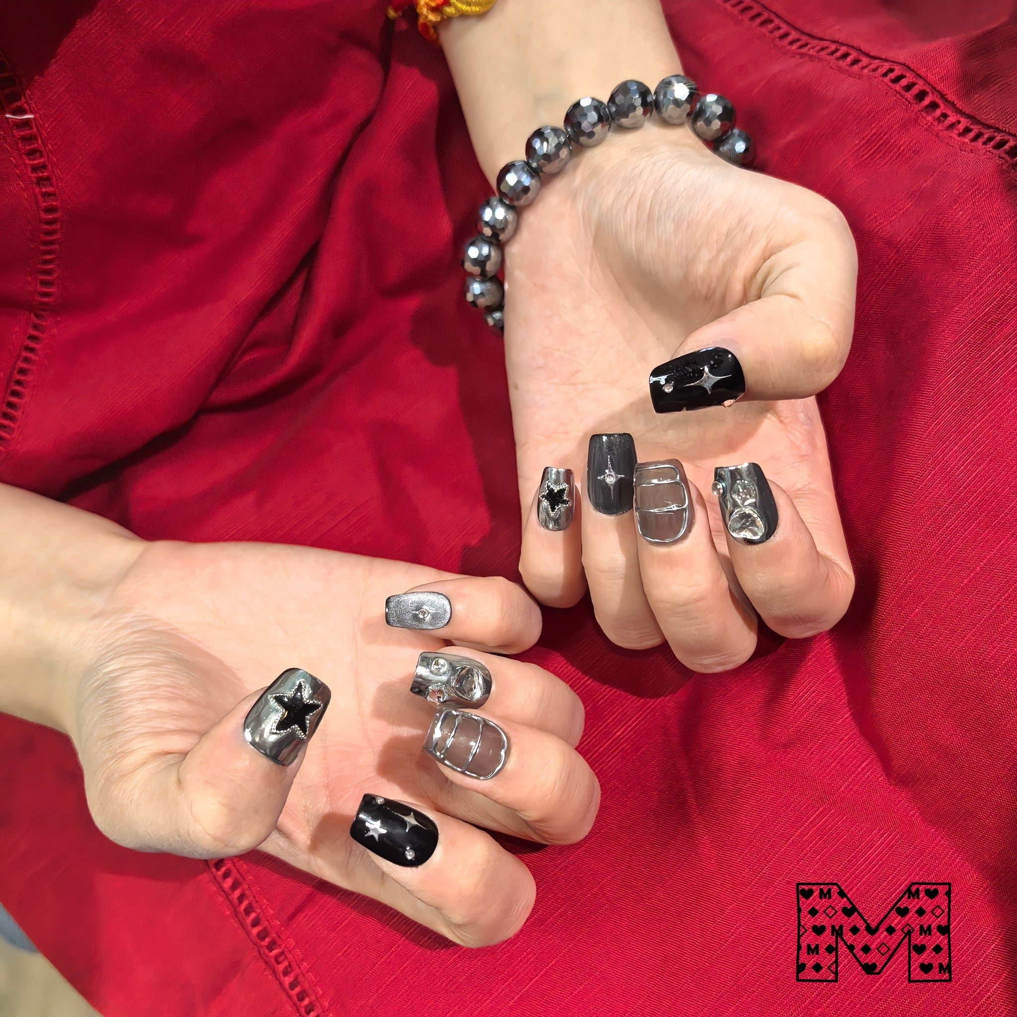 Coole schwarze und silberne Nailart-Aufkleber 