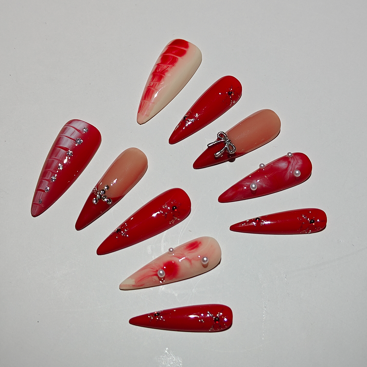 Perles rouges flamboyantes